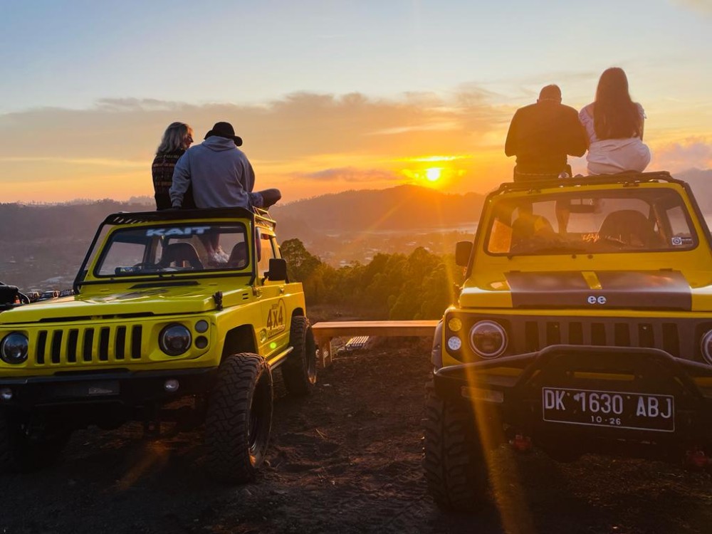Bali: Sunset Mount Batur Jeep and Hot Spring All Inclusive | ®ExcursionMania