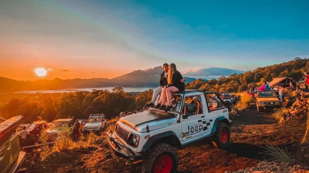 Bali: Sunset Mount Batur Jeep and Hot Spring All Inclusive | ®ExcursionMania