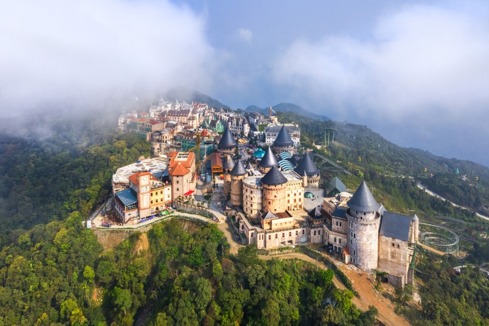 Hoi An/ Da Nang - Ba Na Hills - Golden Bridge Deluxe Small Group | ®ExcursionMania