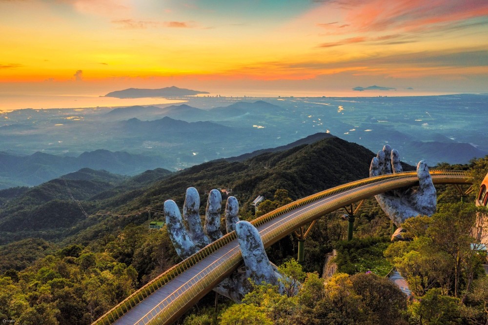 Hoi An/ Da Nang - Ba Na Hills - Golden Bridge Deluxe Small Group | ®ExcursionMania