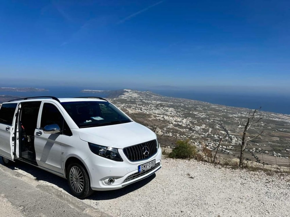 PRIVATE TRANSFER SANTORINI | ®ExcursionMania