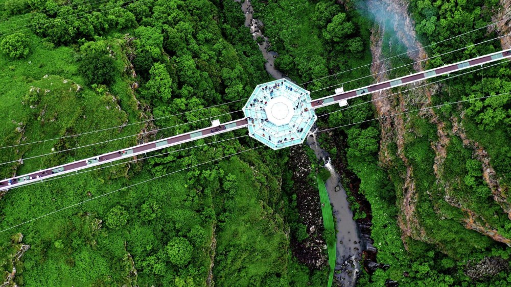 From Tbilisi: Diamond Bridge and Dashbashi Canyon Day Trip | ®ExcursionMania