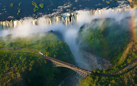 Guided Tour of the Victoria Falls - Scenic Photographic Tour | ®ExcursionMania