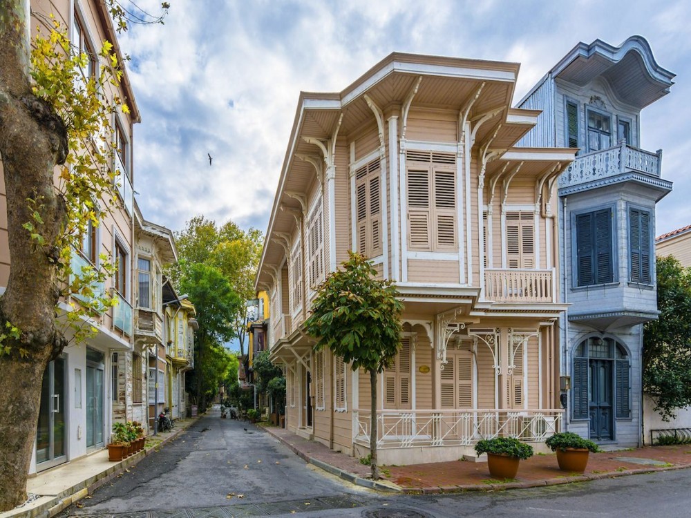 Istanbul: Princess Islands with Lunch and Hotel Transfer | ®ExcursionMania