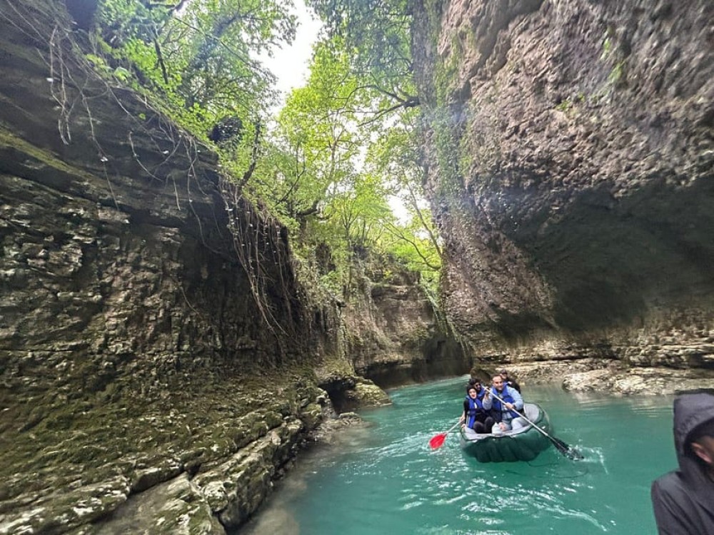 From Kutaisi:Canyons and caves tour with transfer to Tbilisi | ®ExcursionMania