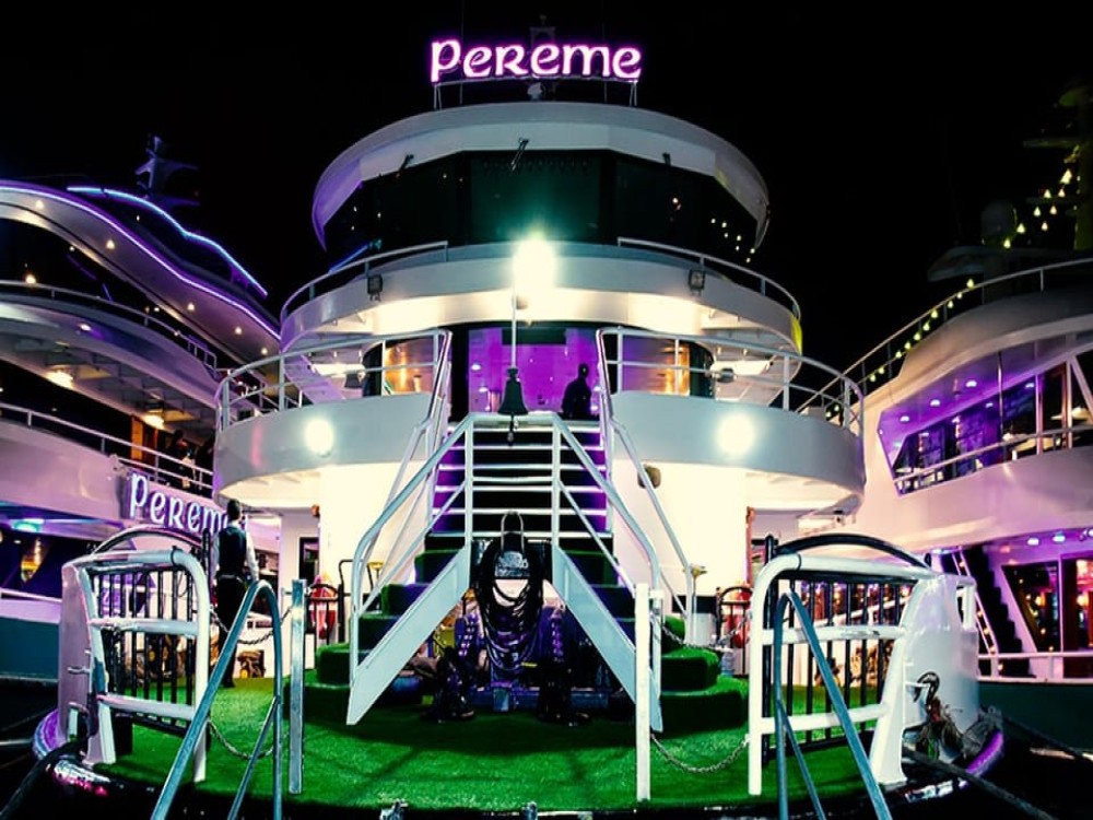 Bosphorus Night Cruise with Dinner & Live Performances | ®ExcursionMania