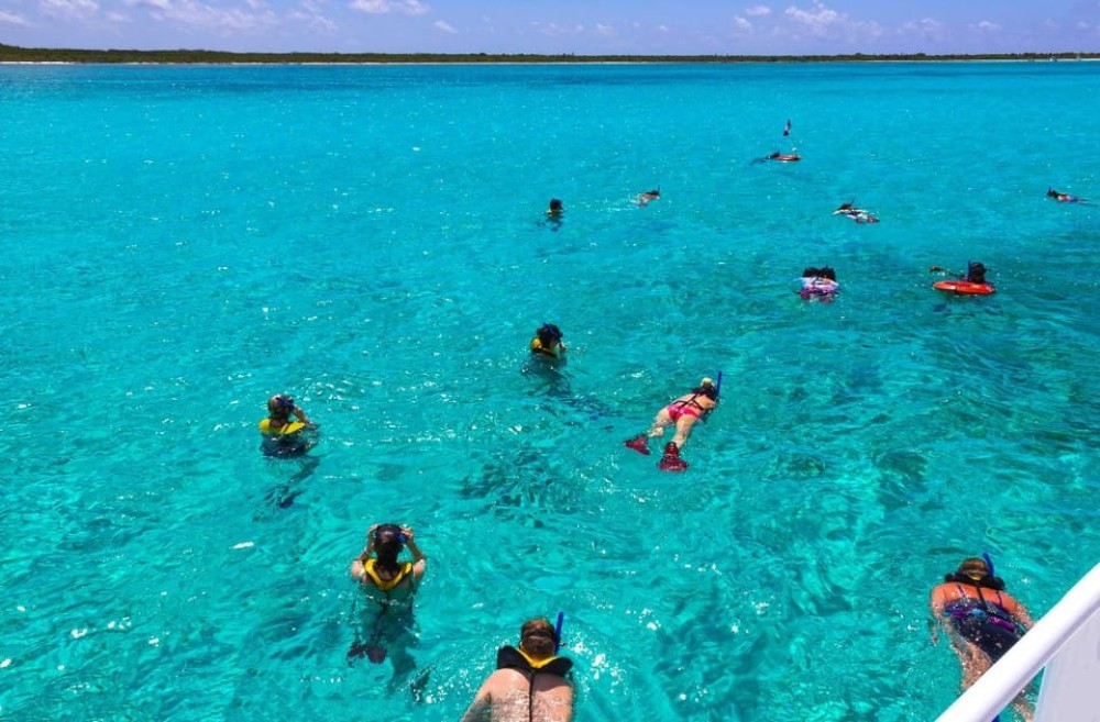 Sharm El Sheikh: Luxury boat Cruise with Snorkeling & Lunch | ®ExcursionMania