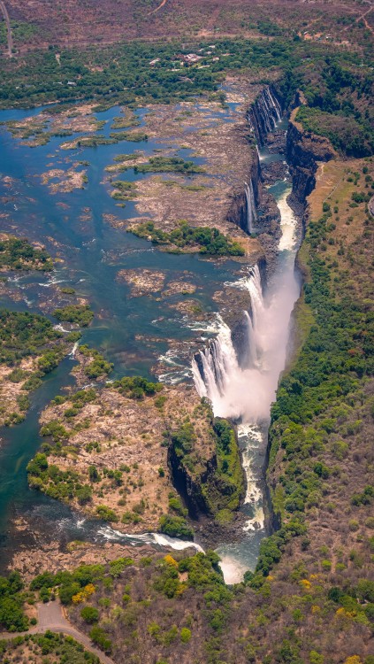Victoria Falls: Private Guided Tour of the Falls | ®ExcursionMania
