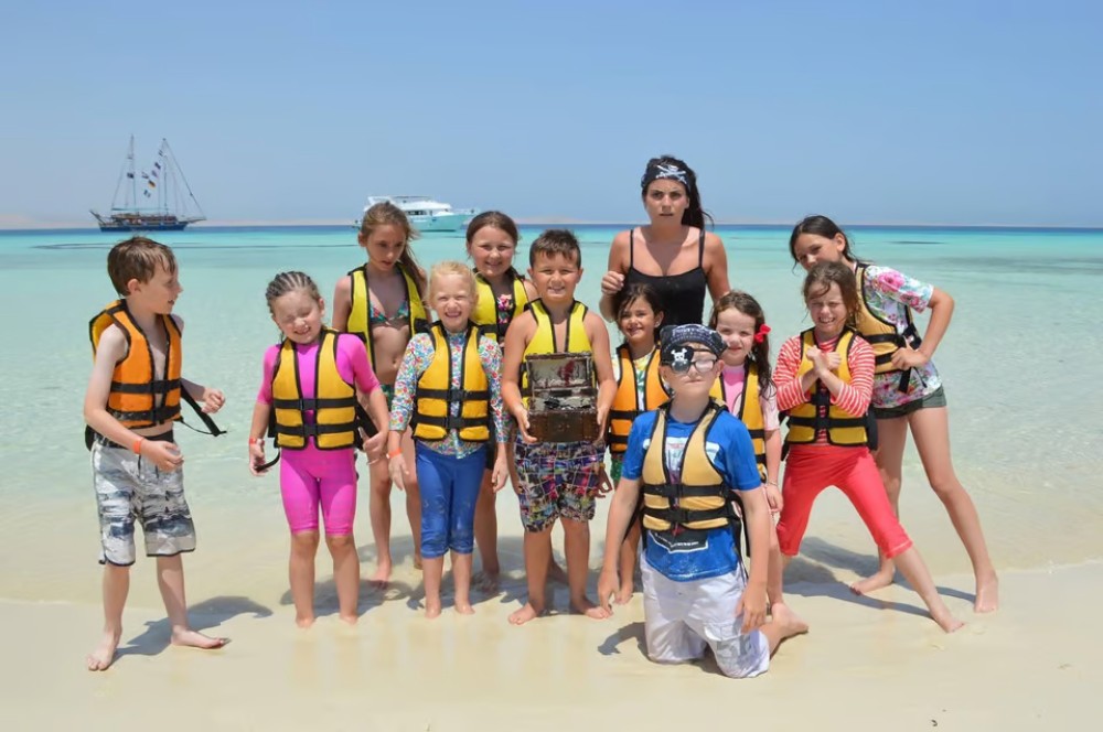 Hurghada: Pirates Sailing Boat to Orange Bay with Transfers | ®ExcursionMania