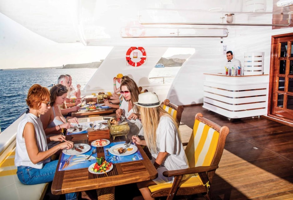 Marsa Alam: Elite vip Turtle bay snorkeling with BBQ Lunch | ®ExcursionMania