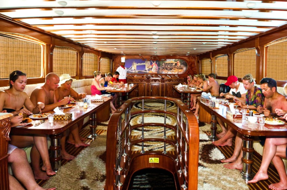 Sharm El-Sheikh: Luxury Ras Mohammed & White Island Cruise | ®ExcursionMania