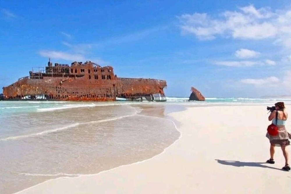 Shipwreck, Fatima Chapel, Viana Desert & Rabil Pottery | ®ExcursionMania