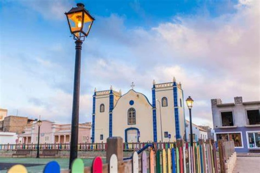 Shipwreck, Fatima Chapel, Viana Desert & Rabil Pottery | ®ExcursionMania