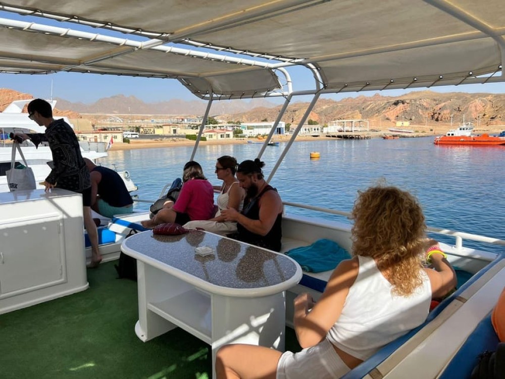From Sharm: Ras Mohammed Cruise with Island Visit and Lunch | ®ExcursionMania