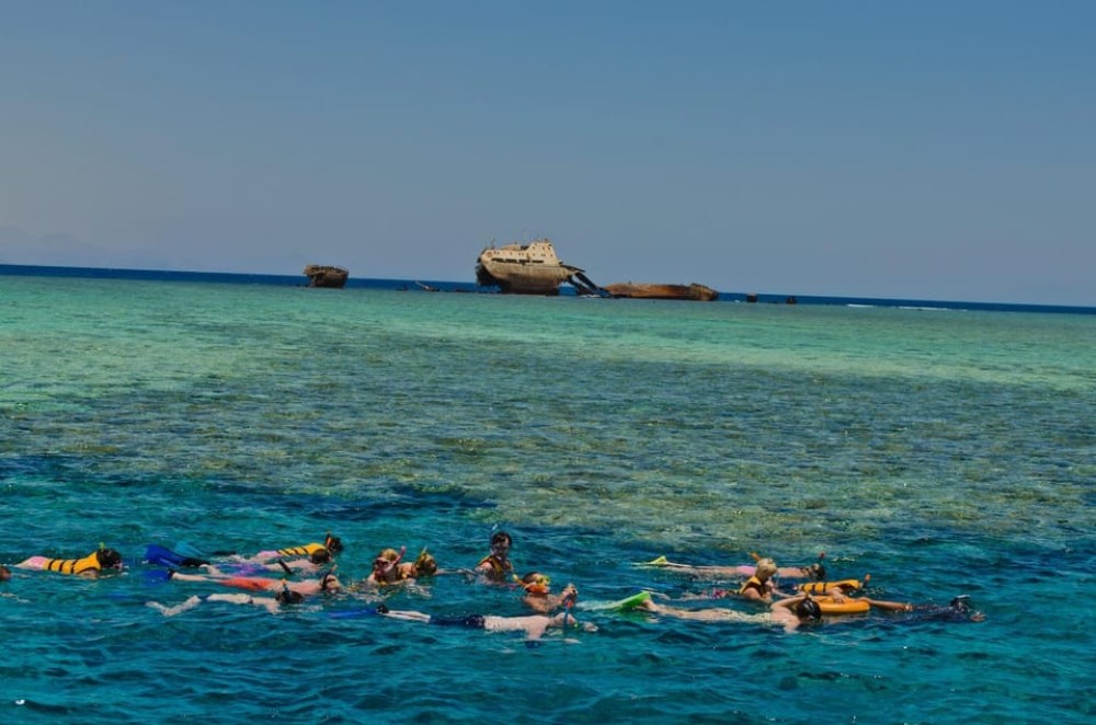 From Sharm: Ras Mohammed Cruise with Island Visit and Lunch | ®ExcursionMania