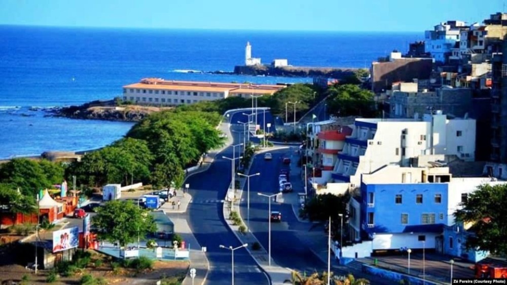 Visit Praia from the point of view of the locals | ®ExcursionMania
