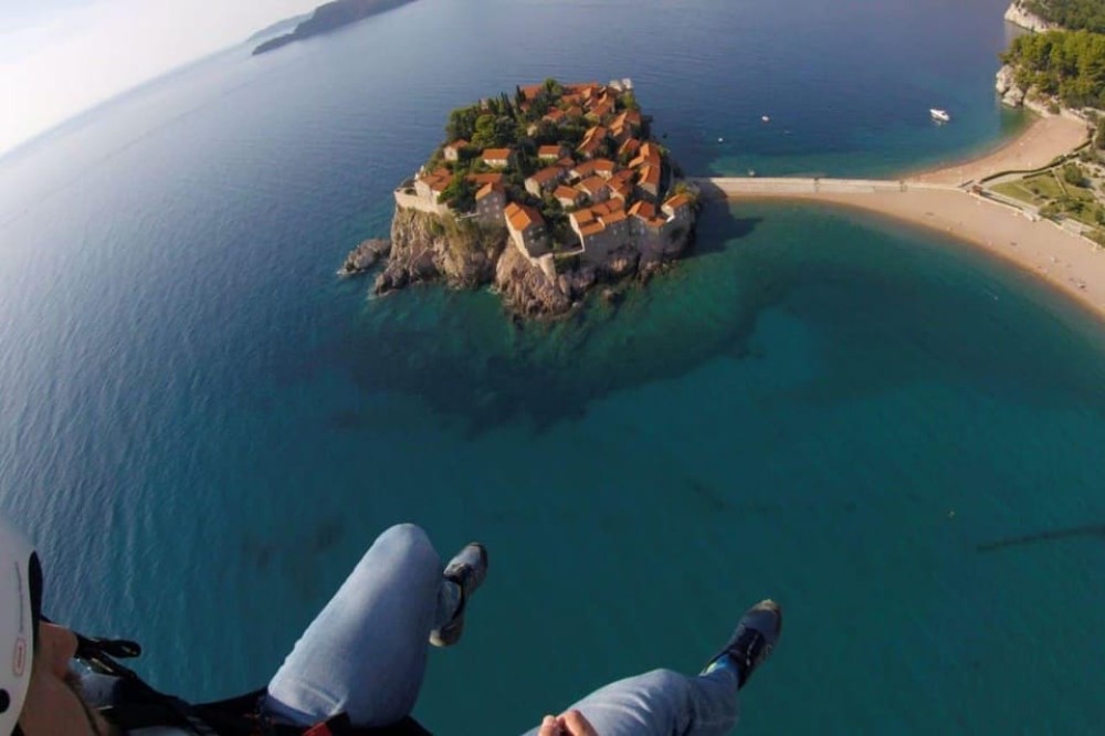 Paragliding Montenegro: Sveti Stefan Air Excursion | ®ExcursionMania