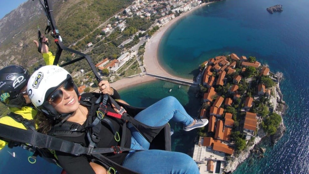 Paragliding Montenegro: Sveti Stefan Air Excursion | ®ExcursionMania