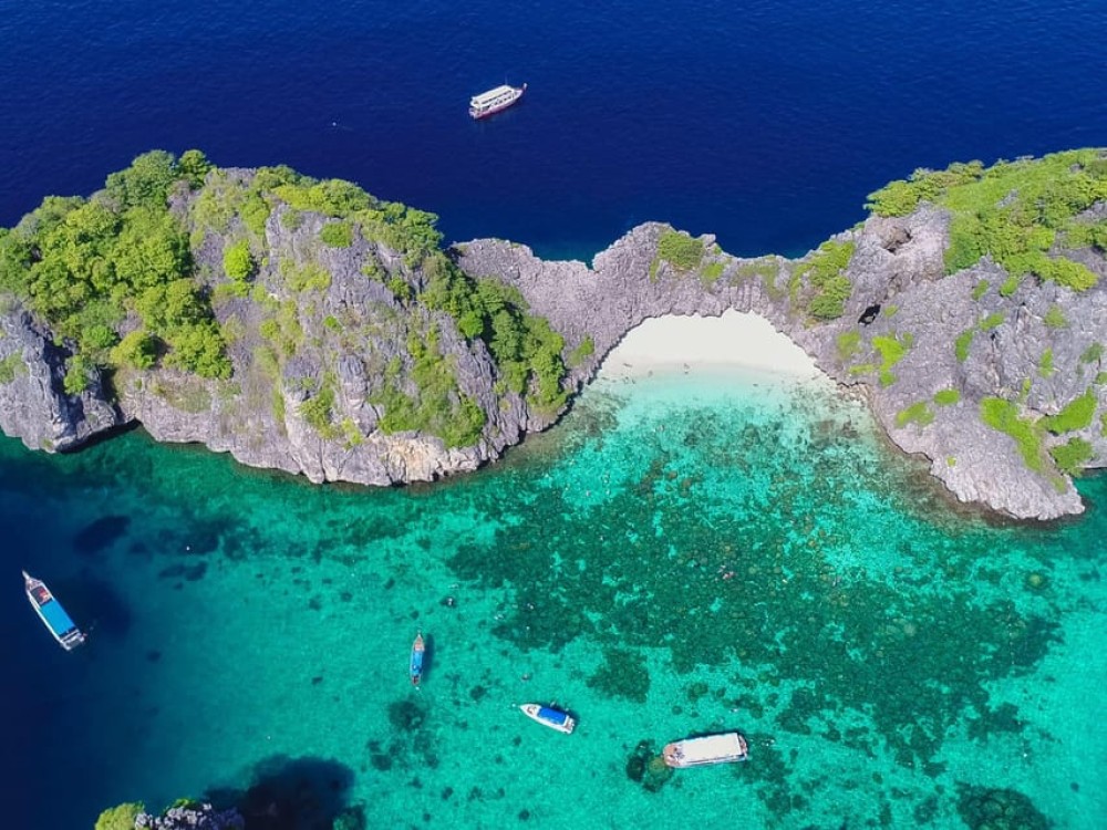Phuket: Koh Rok and Koh Ha Day Trip Best of Marine Park | ®ExcursionMania