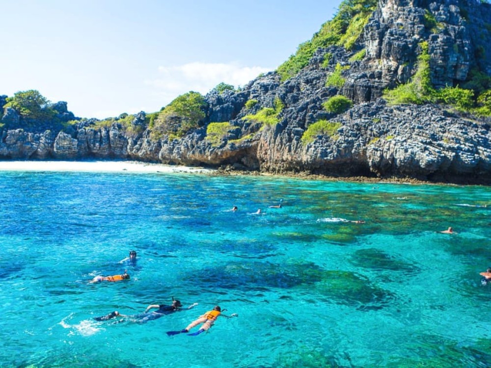 Phuket: Koh Rok and Koh Ha Day Trip Best of Marine Park | ®ExcursionMania
