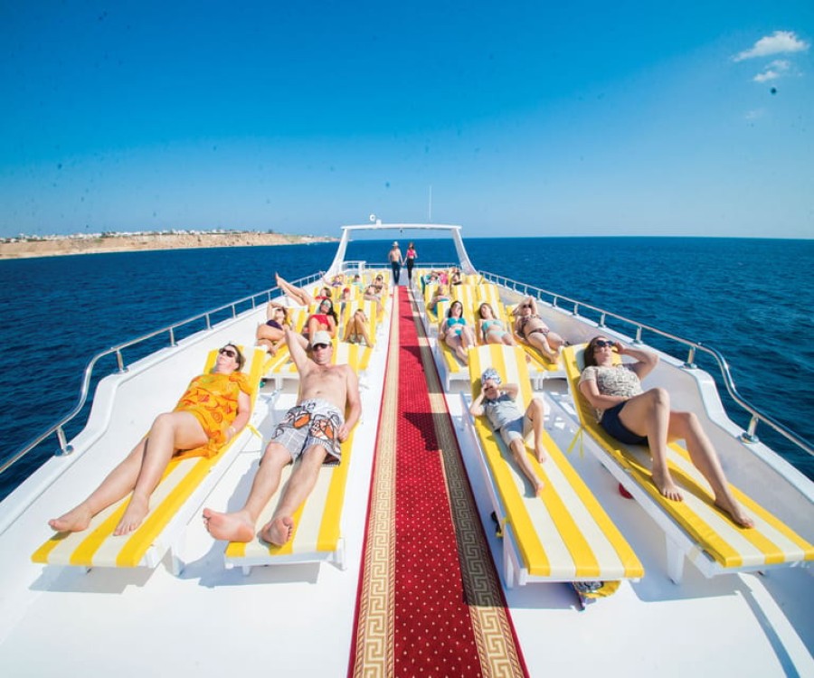 Sharm el-Sheikh: Ras Mohammed Elite VIP Cruise and BBQ Lunch | ®ExcursionMania