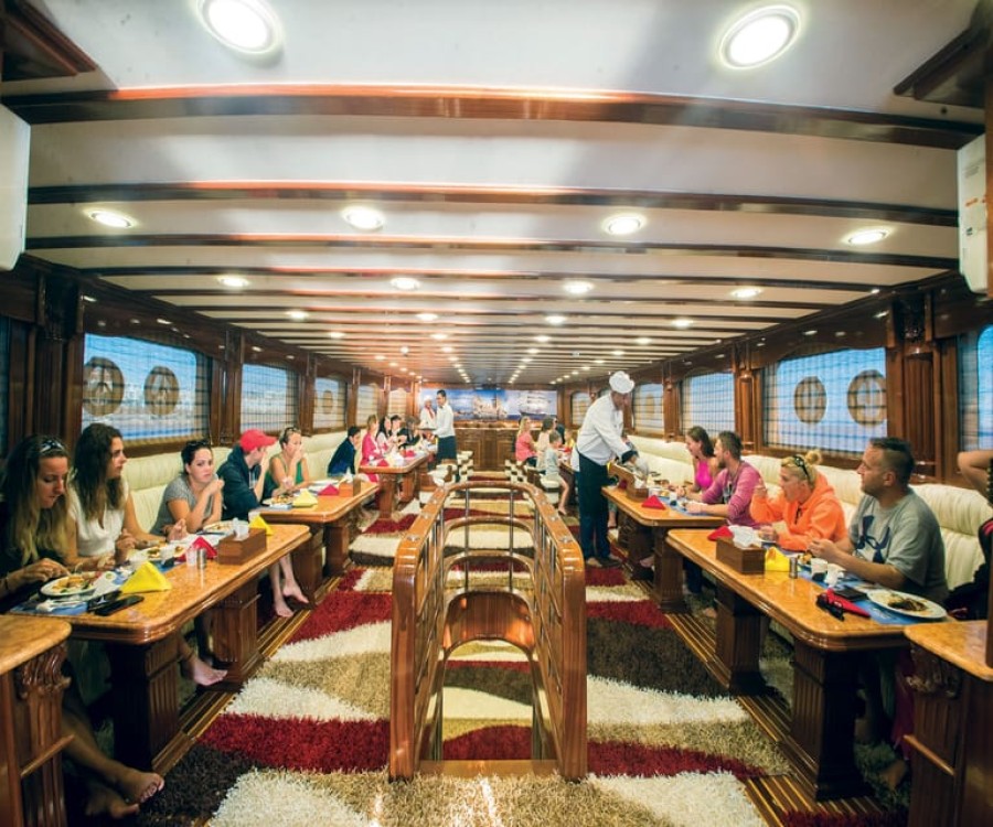 Sharm el-Sheikh: Ras Mohammed Elite VIP Cruise and BBQ Lunch | ®ExcursionMania