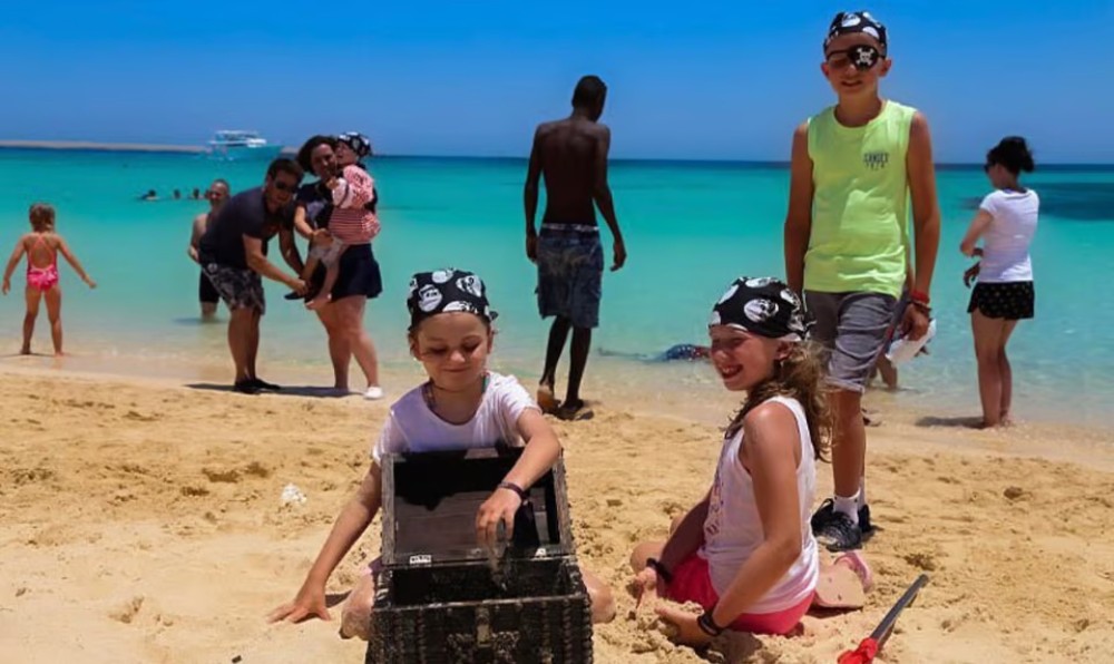 Hurghada: Afternoon Sailing Cruise to Orange Bay with Lunch | ®ExcursionMania