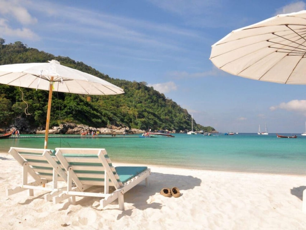 Phuket: Racha and Banana Beach by Speedboat with Lunch | ®ExcursionMania