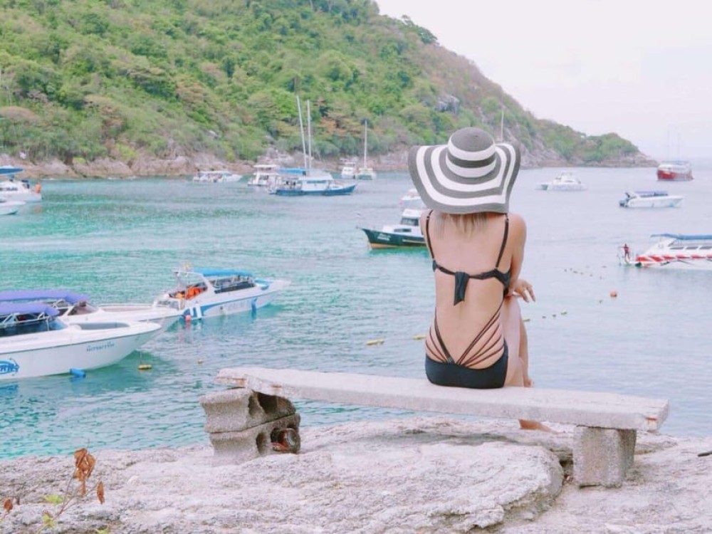 Phuket: Coral and Racha Islands Catamaran Cruise with Lunch | ®ExcursionMania