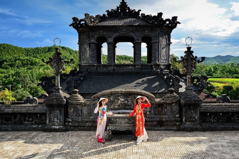 Hue trip to Hai Van Pass, Citadel, Tomb from Danang/Hoian | ®ExcursionMania