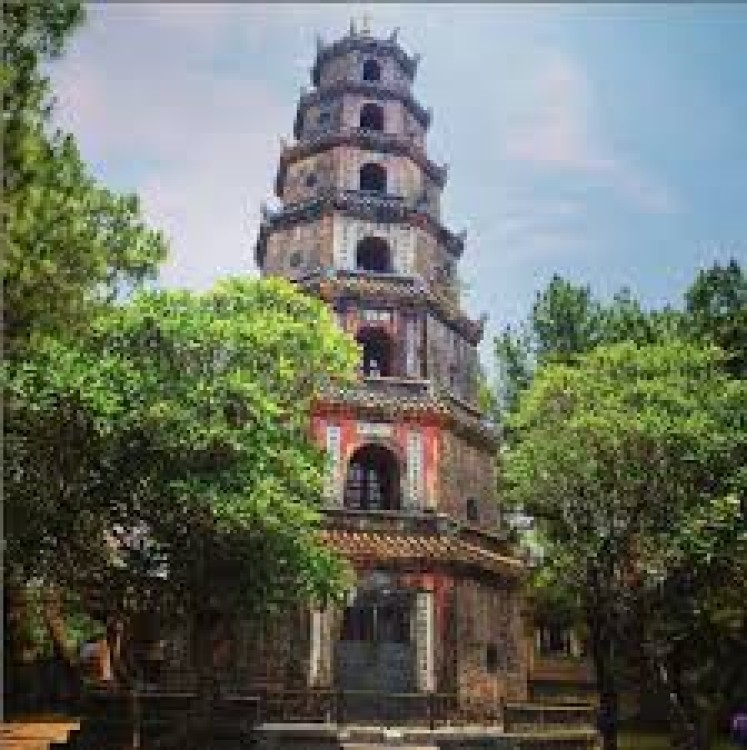 Hue trip to Hai Van Pass, Citadel, Tomb from Danang/Hoian | ®ExcursionMania
