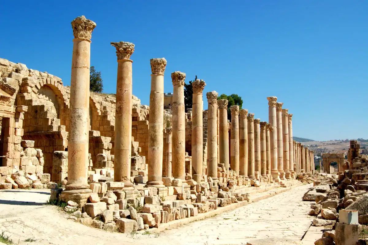 From Amman:Private Jerash, Ajloun Castle, and Umm Qais Tour | ®ExcursionMania