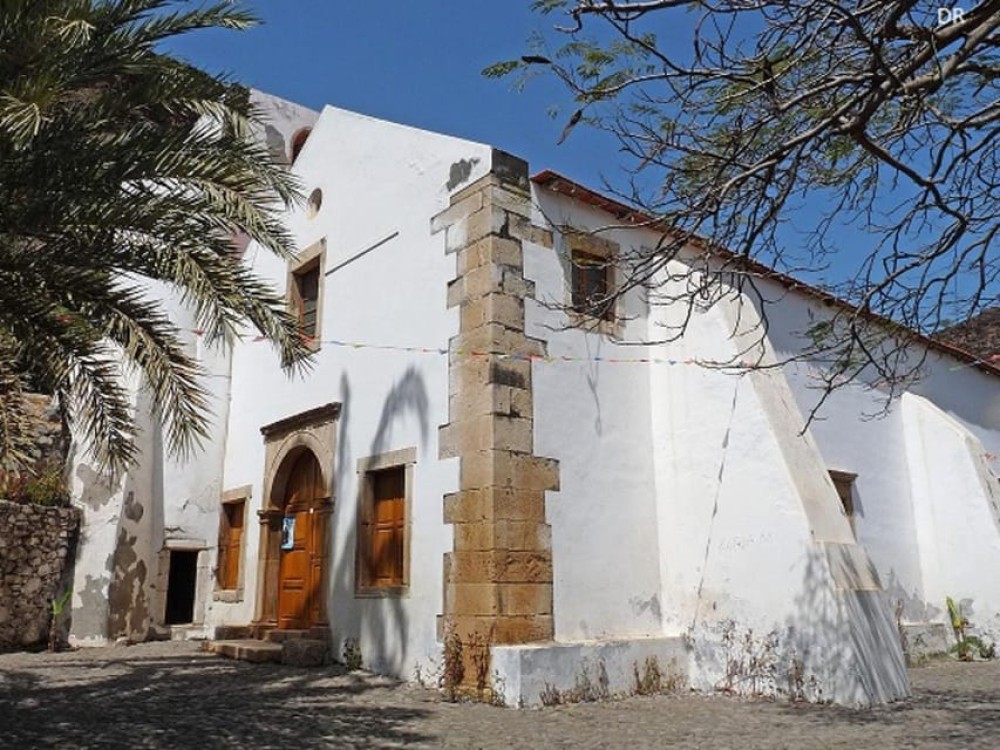 From Praia: Santiago Highlights Private Sightseeing Day Trip | ®ExcursionMania