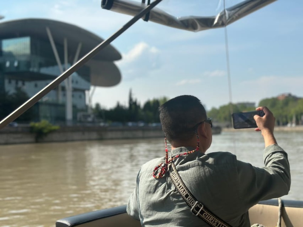 Tbilisi: River Sightseeing Boat Ride with Welcome Drink | ®ExcursionMania