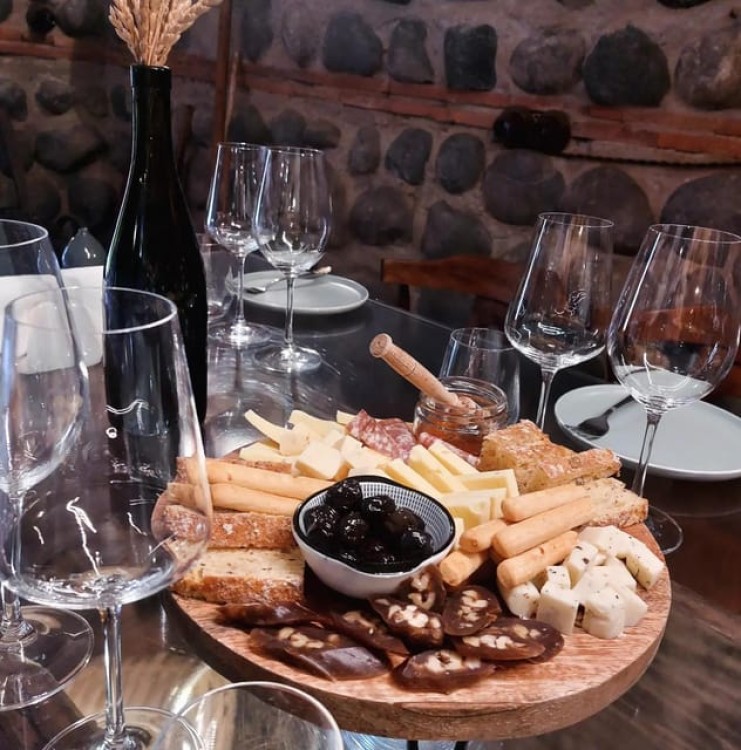 Kutaisi uncorked: Wine Tasting at a local Family Home | ®ExcursionMania