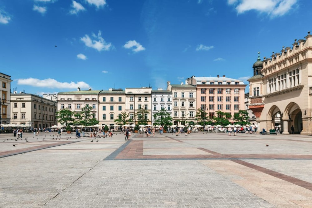 Krakow: Guided E-Scooter City Tour with Food Tastings | ®ExcursionMania