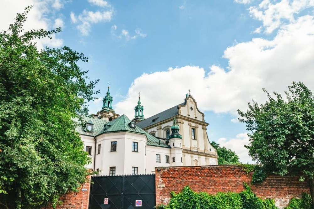 Krakow: Guided E-Scooter City Tour with Food Tastings | ®ExcursionMania