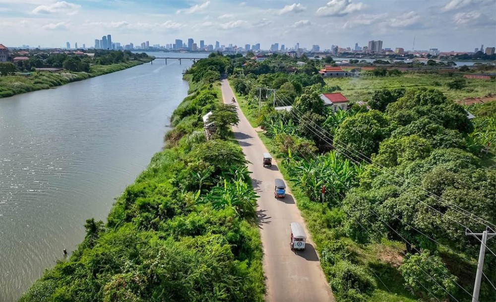 Phnom Penh to Silk Island By Tuk-Tuk with local Expert | ®ExcursionMania