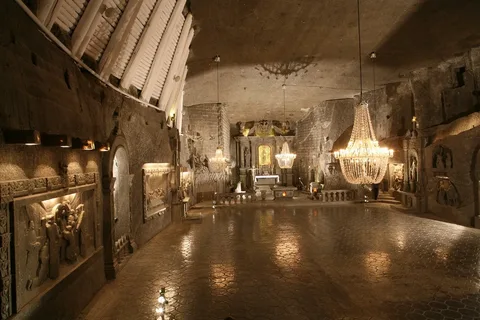 Kraków: Wieliczka Salt Mine Guided Tour with Hotel Pickup | ®ExcursionMania
