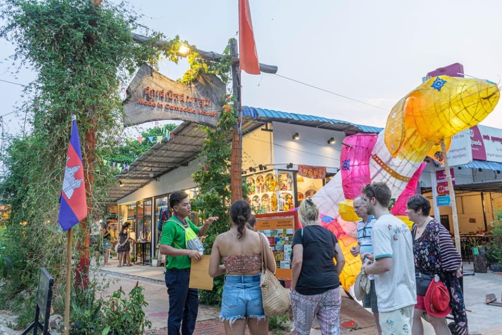 Siem Reap: Evening Food Tour with 10 Local Tastings | ®ExcursionMania