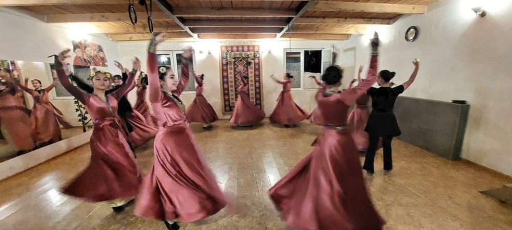 Tbilisi: Georgian Traditional Folklore Show in the city | ®ExcursionMania
