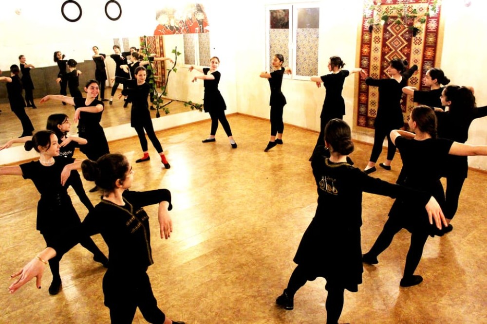 Tbilisi: Georgian Traditional Folklore Show in the city | ®ExcursionMania