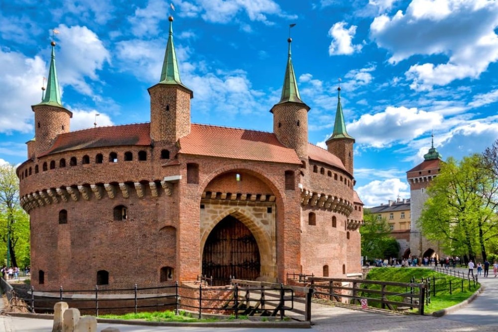 Krakow St Marys Church and Rynek Underground Museum Tour | ®ExcursionMania