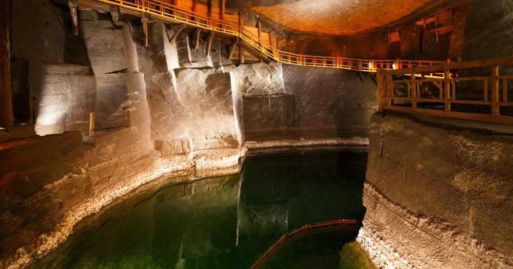 Krakow: Wawel Castle, Cathedral, Salt Mine, and Lunch | ®ExcursionMania