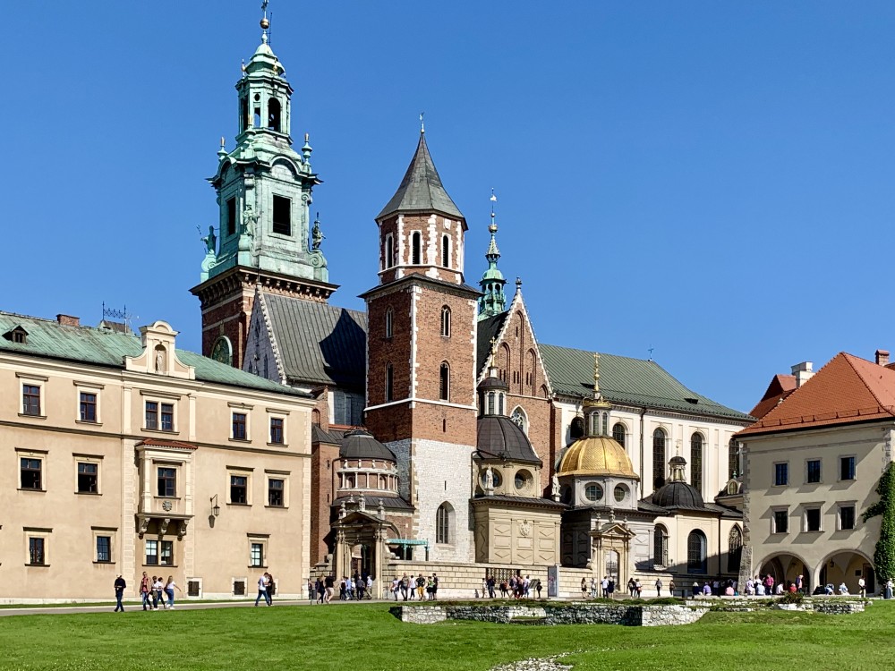 Krakow: Wawel Castle, Cathedral, Salt Mine, and Lunch | ®ExcursionMania