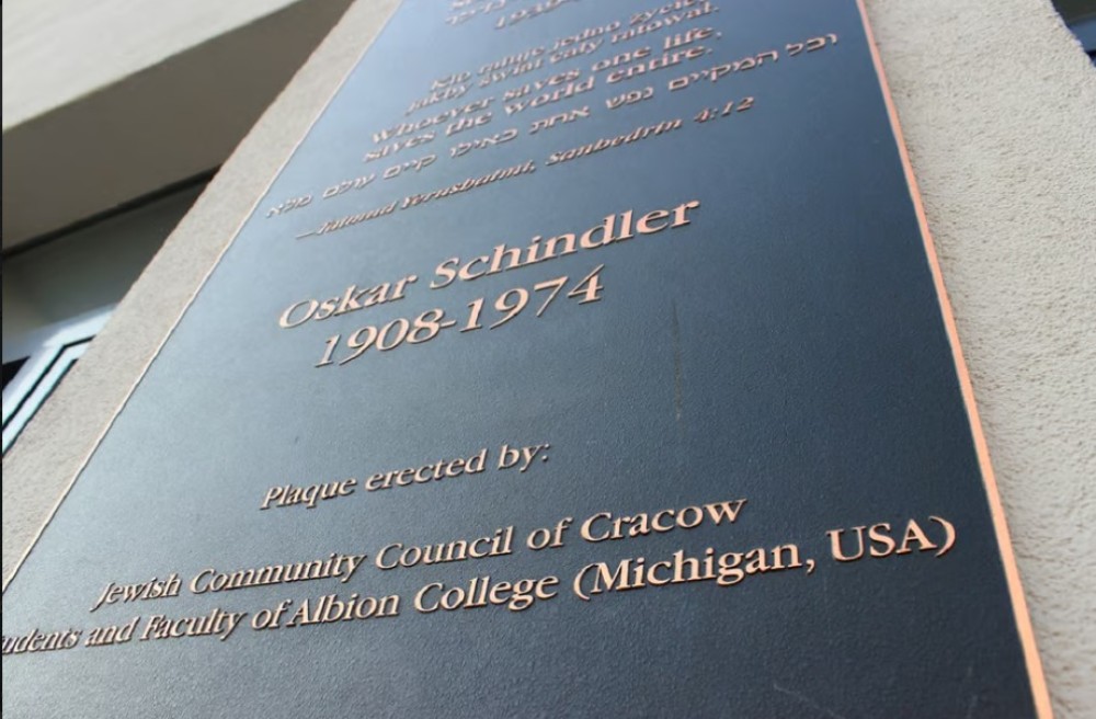 Krakow: Schindlers Factory, Ghetto and Plaszow Camp Tour | ®ExcursionMania