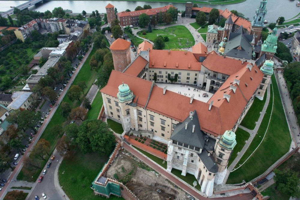 Krakow: Guided Tour of Wawel Hill and St Marys Basilica | ®ExcursionMania