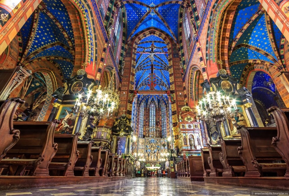 Krakow: Guided Tour of Wawel Hill and St Marys Basilica | ®ExcursionMania