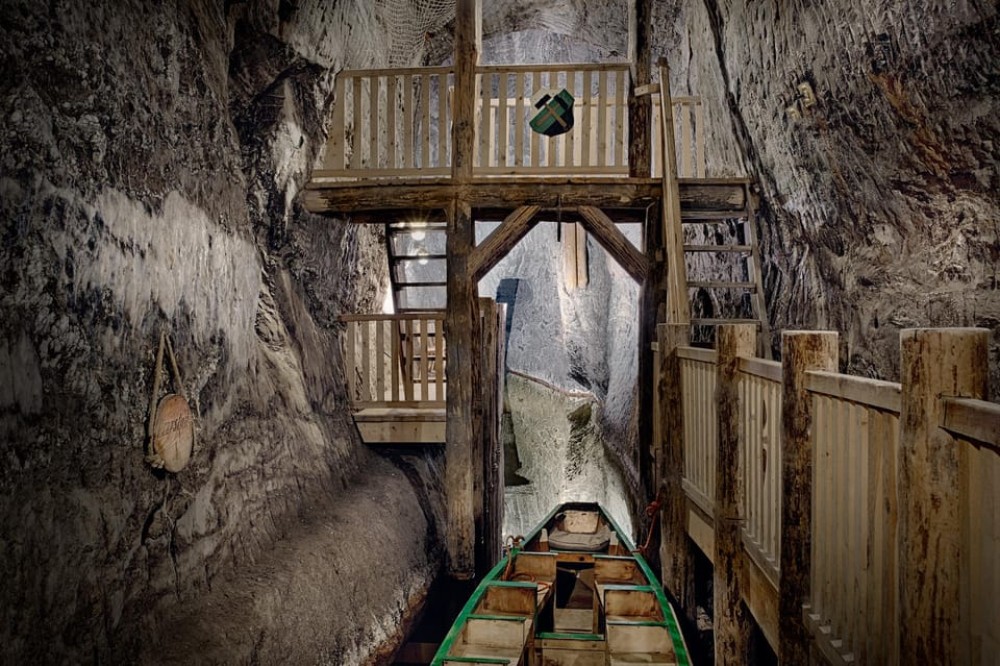 Krakow: UNESCO Underground Boat Expedition & Salt Mine Tour | ®ExcursionMania