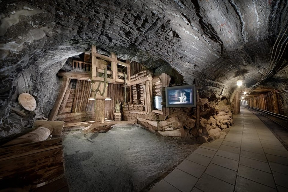 Krakow: UNESCO Underground Boat Expedition & Salt Mine Tour | ®ExcursionMania